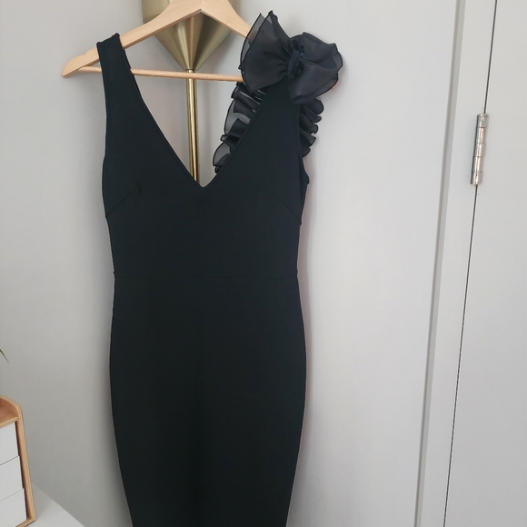 Navy Fitted Cocktail Dress with Stunning over Shoulder Applique, Size US 6 to 8 - Picture 6 of 7